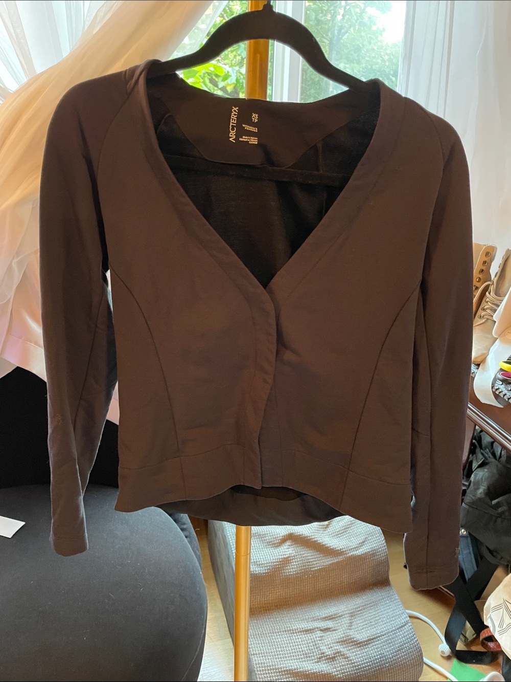 Arc'teryx Women's Black V-Neck Long-Sleeve Performance Jacket